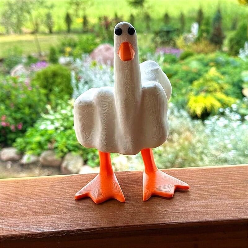 Funny Duck Resin Figurine ,Middle Finger Duck Resin Garden Statue ,Middle Finger Duck Resin Craft You Home Decoration Sculpture Statue for Home Office Desk Gift Ornaments